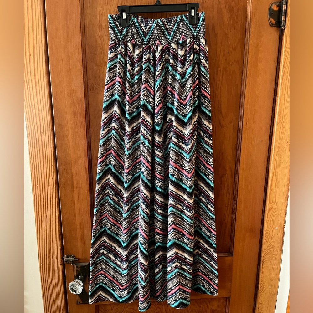 Beautiful Aztec-print maxi skirt